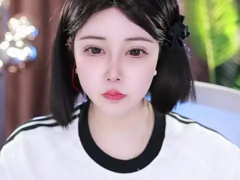 Qiaoqiao  online show from March 22, 12:25 pm