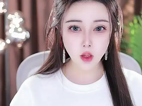 Qiaoqiao  online show from March 3, 4:15 pm