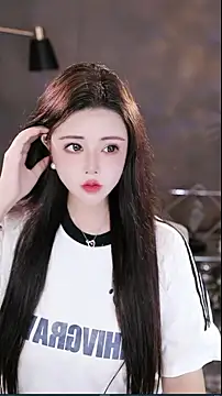 Qiaoqiao  online show from December 5, 4:16 pm