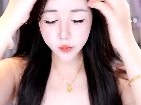 Qiaoqiao  online show from October 16, 6:21 am