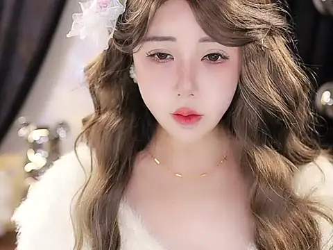 Qiaoqiao  online show from September 17, 5:04 pm