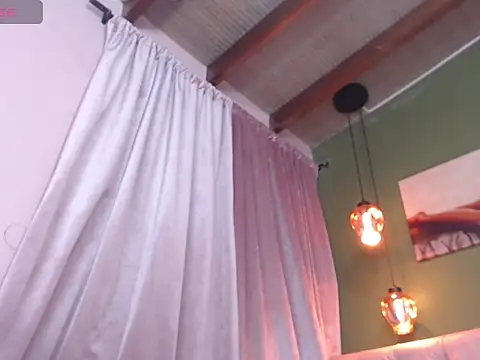 Snapshot of ysabel_sanchez4 chatting on September 13, 8:20 pm ysabel sanchez4 online show from September 13, 8:20 pm