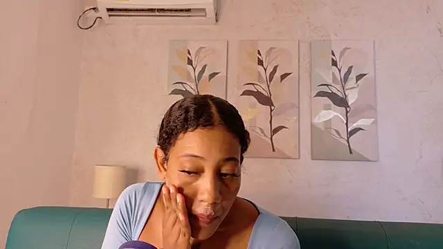 flavia cruz online show from April 14, 12:21 pm