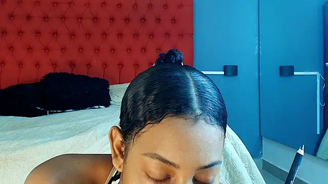 flavia cruz online show from January 18, 7:17 pm