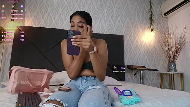 flavia cruz online show from November 30, 7:14 pm