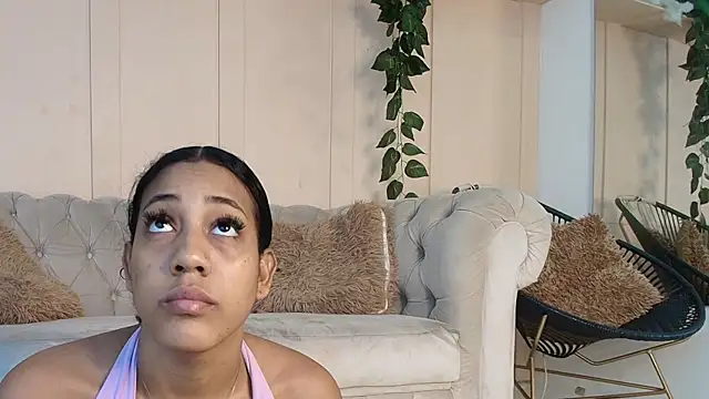 flavia cruz online show from December 4, 7:02 pm