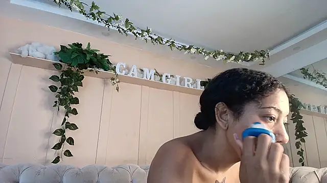 flavia cruz online show from June 4, 12:32 pm