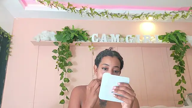 Snapshot of flavia_cruz chatting on July 12, 12:28 pm flavia cruz online show from July 12, 12:28 pm