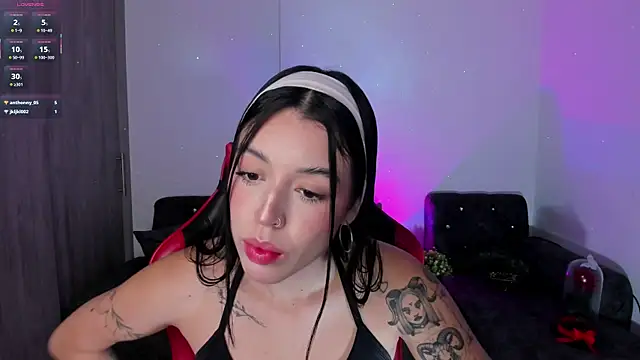 zoee jackson online show from March 13, 5:23 am