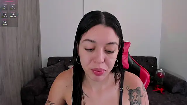 zoee jackson online show from April 1, 9:12 pm