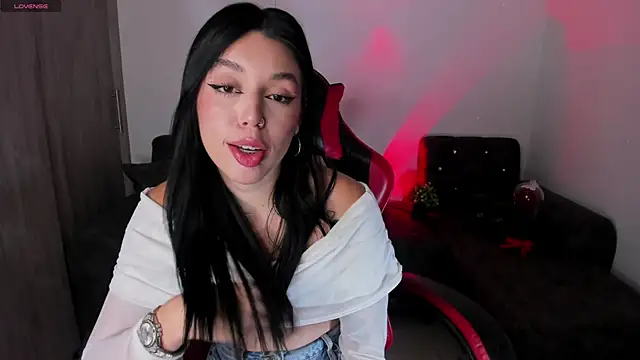 zoee jackson online show from May 13, 4:30 am
