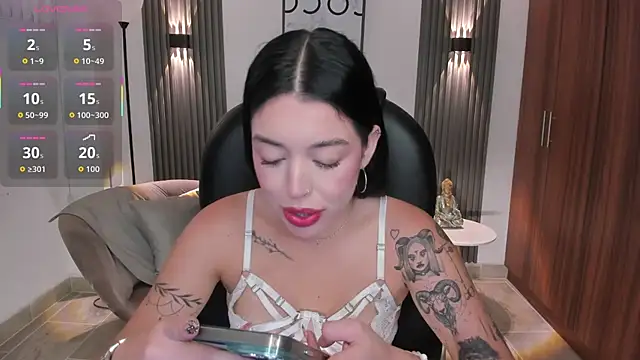 zoee jackson online show from June 1, 7:46 pm