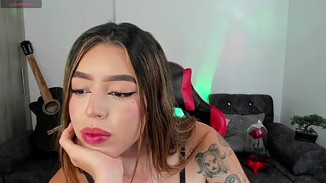 zoee jackson online show from September 25, 9:54 pm