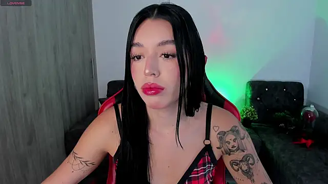 zoee jackson online show from May 5, 9:51 pm