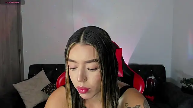 zoee jackson online show from November 14, 1:20 am