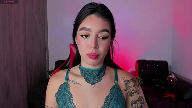 zoee jackson online show from March 29, 2:02 am