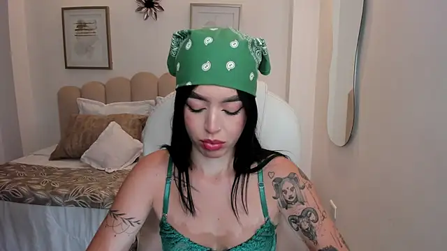 zoee jackson online show from May 21, 7:33 pm