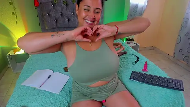 MirandaDream2 online show from April 4, 6:25 pm