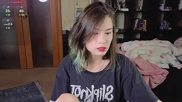 alicekiit online show from October 2, 12:03 am