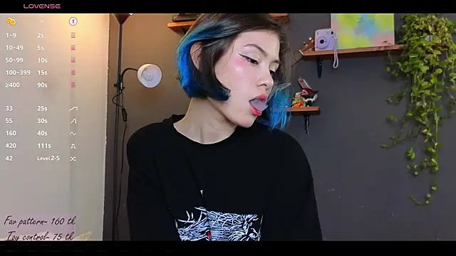 alicekiit online show from January 26, 9:51 pm