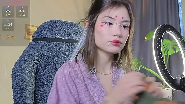 alicekiit online show from October 31, 1:41 pm