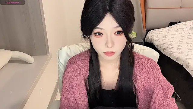 Snapshot of Q-ing chatting on December 14, 4:08 pm Q-ing online show from December 14, 4:08 pm