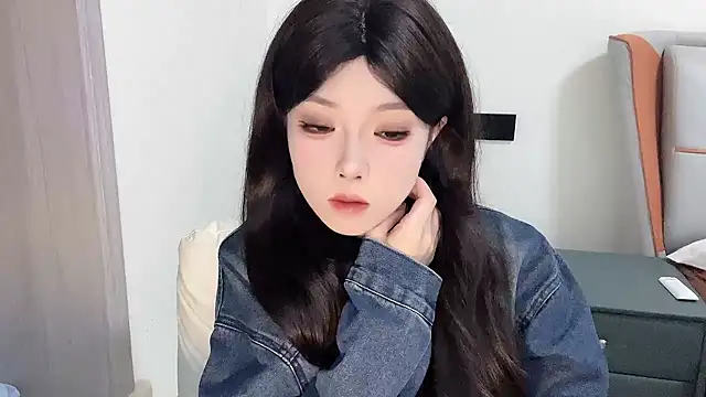 Snapshot of Q-ing chatting on February 16, 4:10 pm Q-ing online show from February 16, 4:10 pm