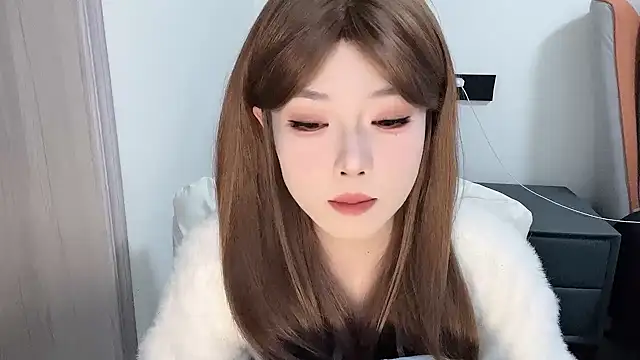 Snapshot of Q-ing chatting on February 25, 3:20 pm Q-ing online show from February 25, 3:20 pm