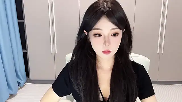 Snapshot of Q-ing chatting on September 12, 5:29 am Q-ing online show from September 12, 5:29 am