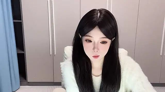 Snapshot of Q-ing chatting on October 15, 1:41 pm Q-ing online show from October 15, 1:41 pm