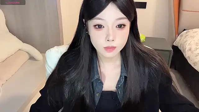 Snapshot of Q-ing chatting on December 13, 5:10 pm Q-ing online show from December 13, 5:10 pm