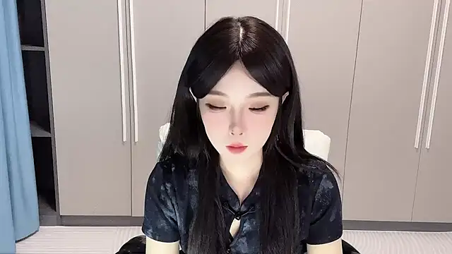 Snapshot of Q-ing chatting on October 16, 4:15 pm Q-ing online show from October 16, 4:15 pm