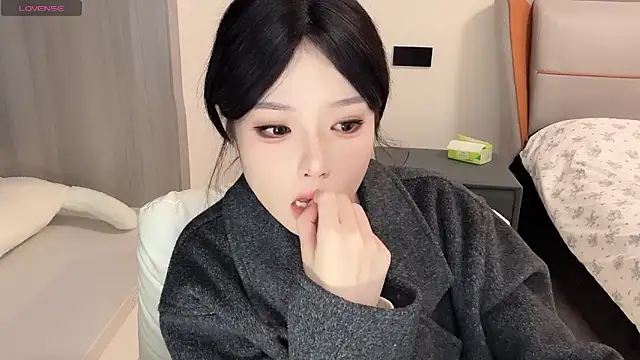 Snapshot of Q-ing chatting on December 27, 7:14 pm Q-ing online show from December 27, 7:14 pm