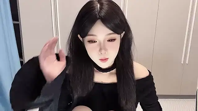 Snapshot of Q-ing chatting on November 3, 12:42 pm Q-ing online show from November 3, 12:42 pm