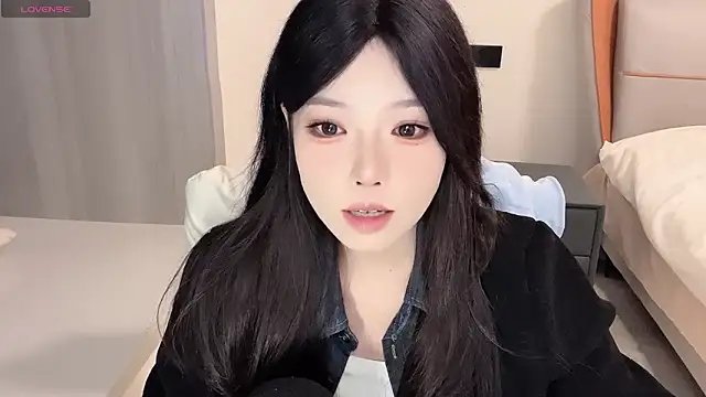 Snapshot of Q-ing chatting on January 3, 12:40 pm Q-ing online show from January 3, 12:40 pm