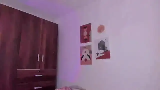 Luisa0110 online show from February 15, 6:12 pm