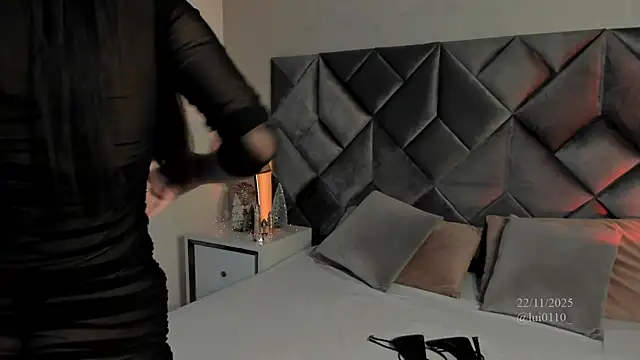 Luisa0110 online show from November 22, 8:18 pm