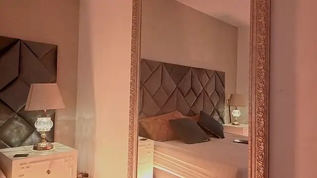 Luisa0110 online show from April 7, 7:48 pm