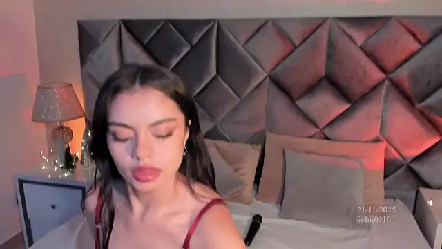 Luisa0110 online show from November 21, 8:41 pm