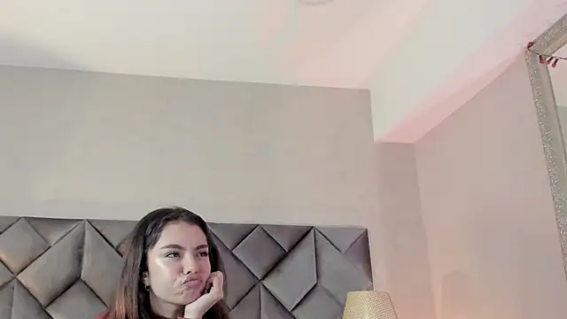 Luisa0110 online show from July 24, 4:14 pm