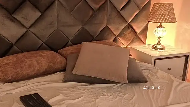 Luisa0110 online show from March 5, 8:38 pm