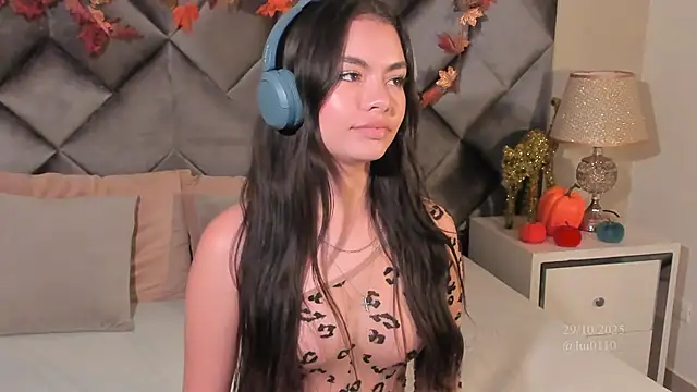 Luisa0110 online show from October 29, 7:35 pm