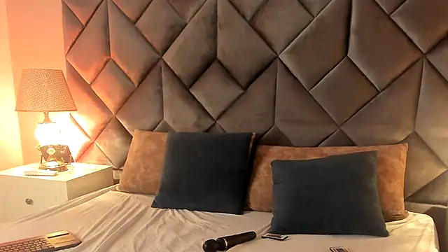 Luisa0110 online show from March 25, 5:01 pm