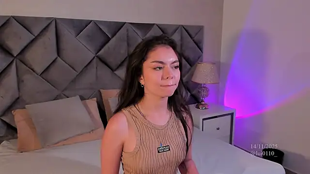 Luisa0110 online show from November 14, 8:01 pm