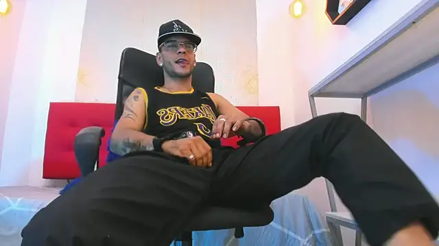 Andrey u92 online show from December 1, 7:37 pm