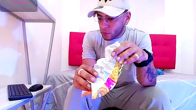 Andrey u92 online show from October 31, 8:05 pm