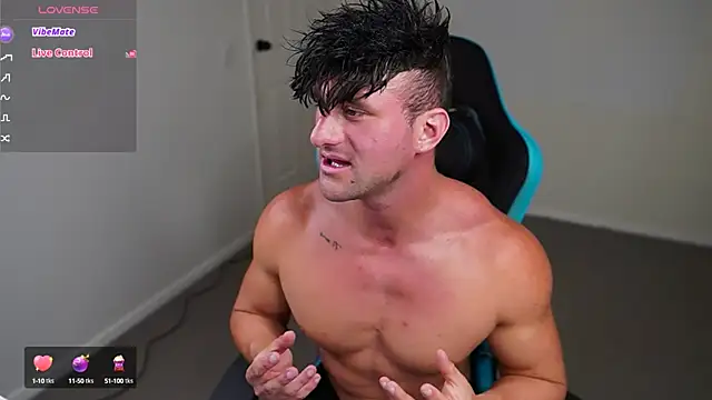 Snapshot of _DownUnderFit_ chatting on January 17, 10:34 pm DownUnderFit online show from January 17, 10:34 pm