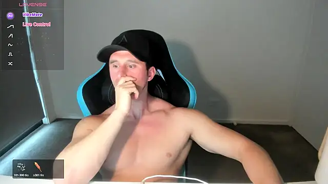 Snapshot of _DownUnderFit_ chatting on November 2, 10:48 pm DownUnderFit online show from November 2, 10:48 pm