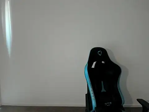 Snapshot of _DownUnderFit_ chatting on October 28, 10:52 pm DownUnderFit online show from October 28, 10:52 pm