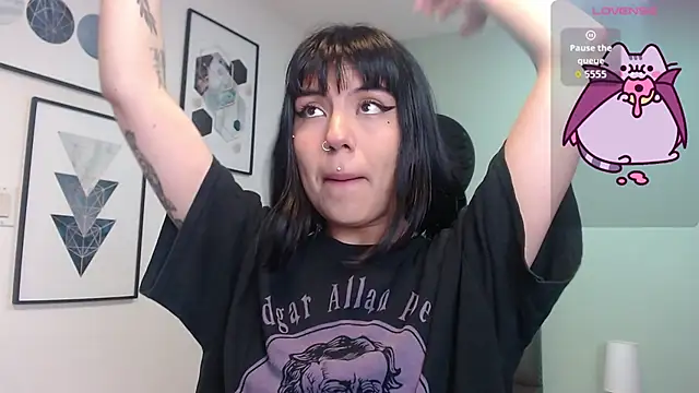 Snapshot of amy_adams1 chatting on September 22, 4:18 am amy adams1 online show from September 22, 4:18 am